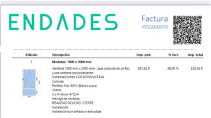 Factura emitida con Endades Nexus, con su código QR de verificación Verifactu y el detalle de la ventana fabricada